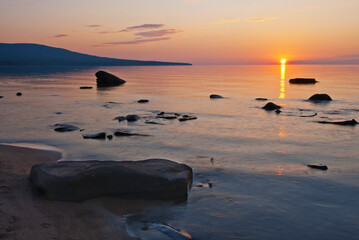 543-75 Superior Sunset Shore