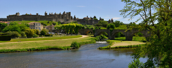 Fototapeta na wymiar Panoramique grand angle sur la cité de Carcassonne (11000), Aude en Occitanie, France