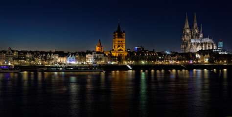 cityscape cologne with old town and cathedral at night
