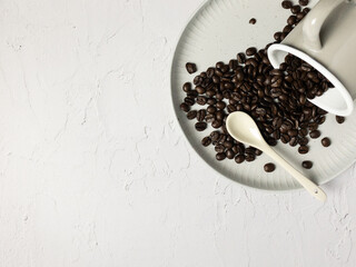 ホーローのコーヒーカップとコーヒー豆