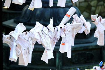 おみくじ　paper fortune