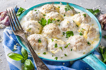 Swedish meatballs in creamy sauce