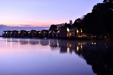 Fototapeta premium ミャンマーの水上コテージ