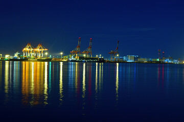 Fototapeta na wymiar 大阪南港の夜の風景