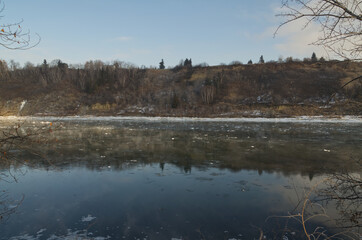 Obraz premium The North Saskatchewan River in Winter