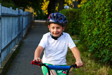 Obraz premium Riding boy