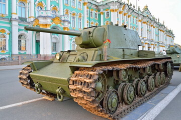 Soviet heavy tank KV-1 on the background of the Winter Palace.