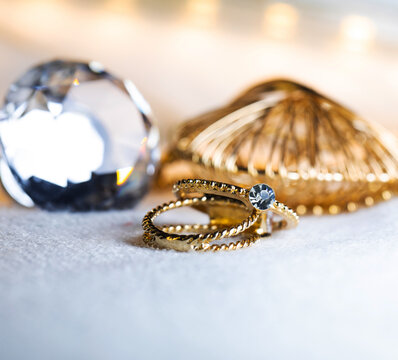 Diamond Ring. Wedding Ring. Valentine day. Sensual. Photo. Gifts. 
