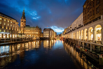 Fototapeta na wymiar Amazing City Center of Hamburg at night - travel photography