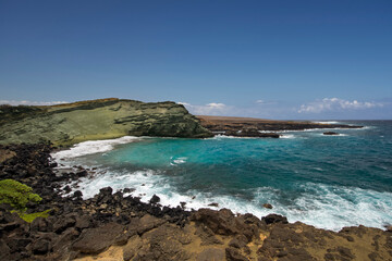 Fototapeta na wymiar Green sand beach. Big Island Hawaii 