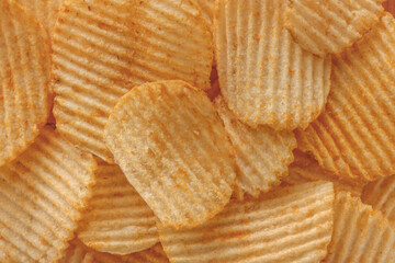 Crispy golden potato chips 