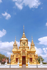 Wat Khamaet temple, Gold temple.