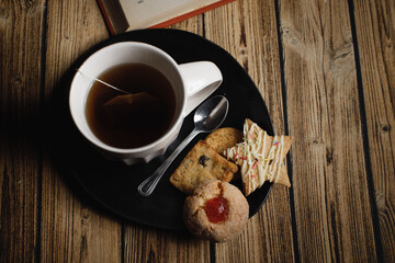 tè con biscotti