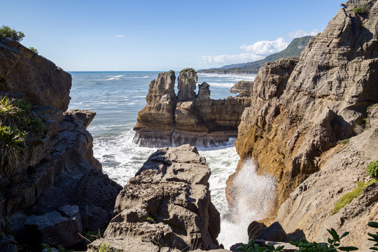 Coastline at Punakaiki Pancake Rocks, New Zealand