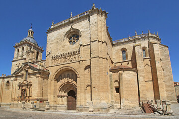 Fototapeta na wymiar Ciudad Rodrigo Cathedral, Spain 