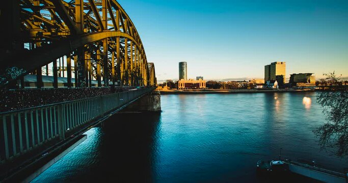 61. Day to night, Cologne Germany, Hohenzollernbr&uuml;cke.