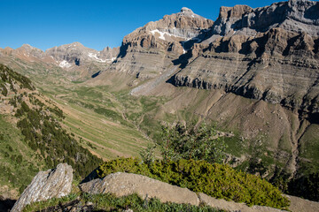 Fototapeta na wymiar Peña Collarada, 2883 meters, Ip Valley, Jacetania, Huesca, Spain
