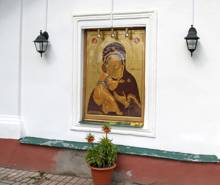 Icon of the Mother of God "Skill" on the facade of St. Michael's Cathedral. Holy Assumption Pskov-Pechersky Monastery. Pechory, Pskov region