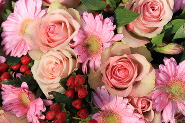 Obraz na płótnie Canvas Mixed pink flowers