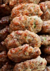 소고기와 채소를 섞어 만든 함박스테이크 
