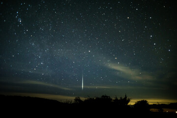 北極星、カシオペヤ座、北斗七星、流星