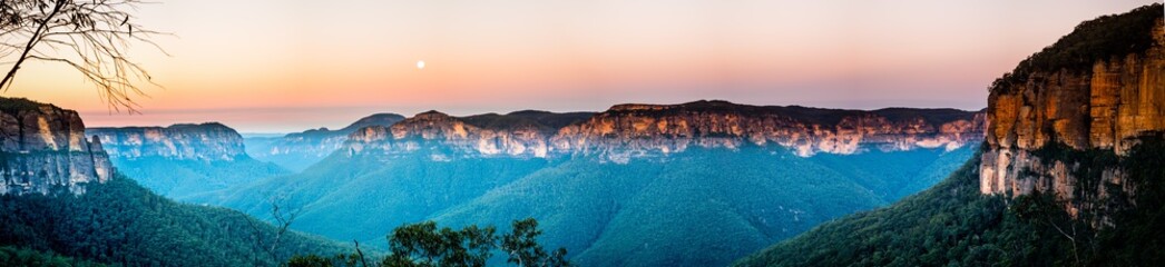 Panoramic View of Govetts Leap in Blue Mountains National Park - obrazy, fototapety, plakaty