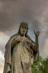 Stark verwitterte Jesusfigur