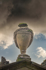 schöne alte Urne © Blende8