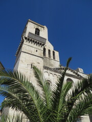Fototapeta na wymiar Kathedrale in Nimes