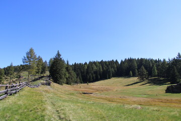 Fototapeta premium Hiking in Lüsen (Lüsnertal, South Tyrol)