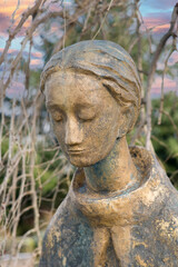 schöne Madonnenfigur Kopfansicht © Blende8