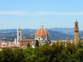 Fototapeta na wymiar Stadtpanorama von Florenz mit der berühmten Kathedrale 