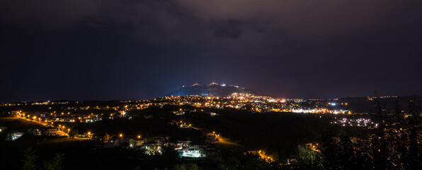 Fototapeta na wymiar San Marino skyline by night