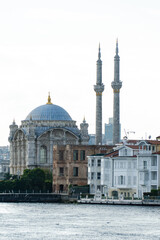 Fototapeta na wymiar An old mosque in Istanbul seashore
