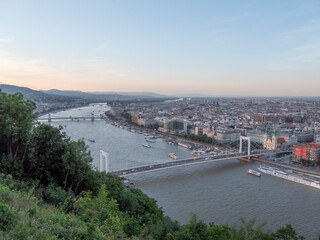 Fototapeta na wymiar afternoon view of elisabeth bridge from citadella in budapest
