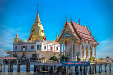 Fototapeta na wymiar Wat Hong Thong-Chachoengsao: 18 December 2020, the atmosphere inside religious attractions with large water jedi, churches and tall towers, always frequented by tourists, Song District Khlong,Thailad