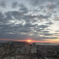 Obraz premium sunset over the city