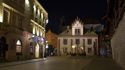 Kraków nocą, ulica Pijarska, hotel pod Białym Orłem