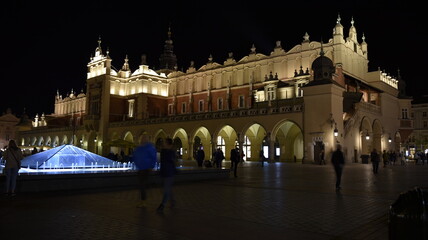 Kraków nocą, Sukiennice na Rynku Głównym