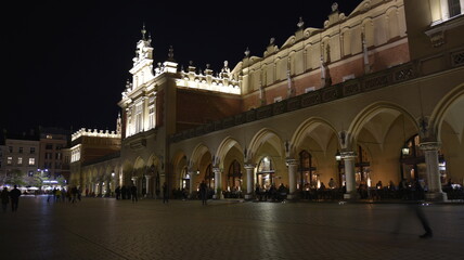 Fototapeta na wymiar Kraków nocą, Rynek Główny, Sukiennice