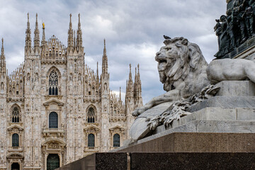 Fototapeta na wymiar Milano, Piazza Duomo