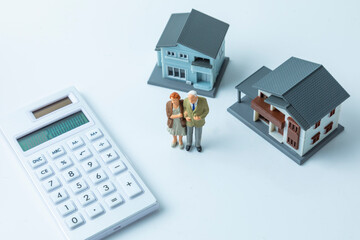 老夫婦と電卓と家