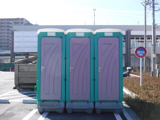 仮設トイレ　〜Temporary toilet