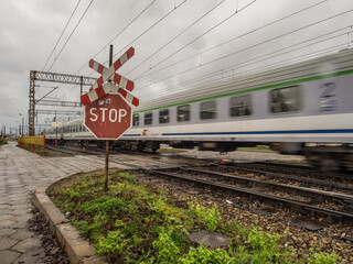 Train inside depot - obrazy, fototapety, plakaty