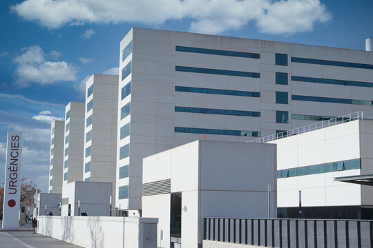 Hospital la fe of valencia. general plan of the exterios of the entrance to a hospital in Europe