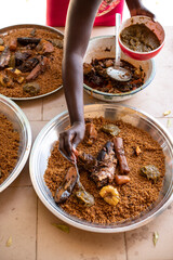 Preparazione cous cous con verdure e carne, Tiebu Yapp. Kaffrine, Senegal