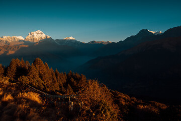 Obraz premium Himalayan mountain peak Annapurna Range during sunrise.