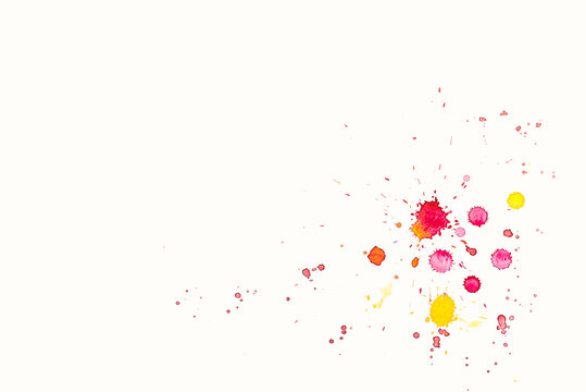 bunte  Spritzer und Kleckse mit Aquarellfarben