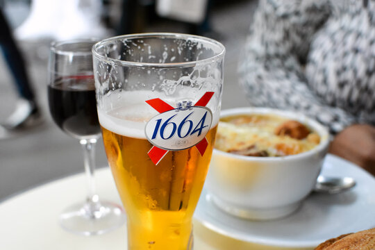 ポンポンページ 1664 Beer Images – Browse 331 Stock Photos, Vectors, and Video