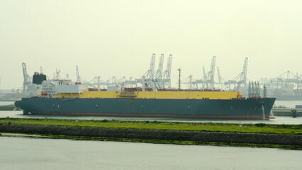 gas tanker Kita LNG at the port of Rotterdam © I am from Mykolayiv